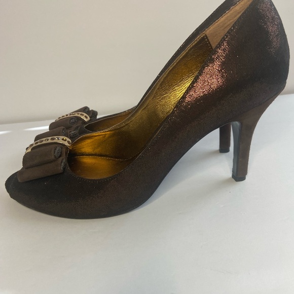Nina NY women’s heels Size 9 Brown metallic fabric Bow/Gold w brown gems - Picture 4 of 11